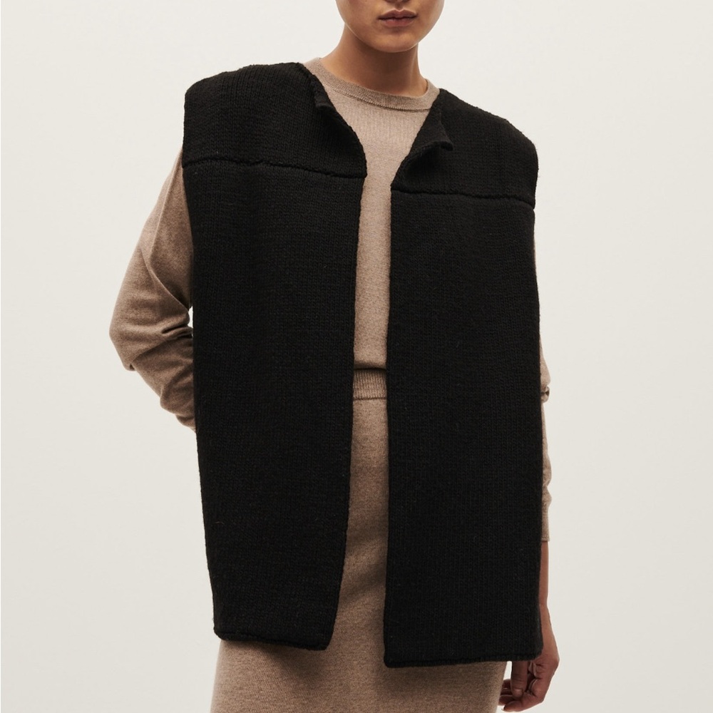 Babaa Black Women's Sweater Vest